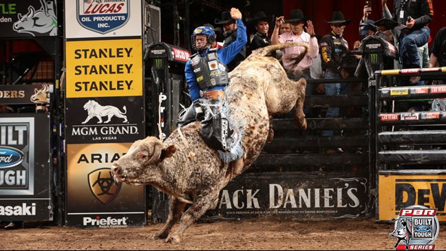 Kaique Pacheco leads the event by riding Mac-Nett's Southern Wine for 84 points. Photo By: Andy Watson/BullStockMedia.com