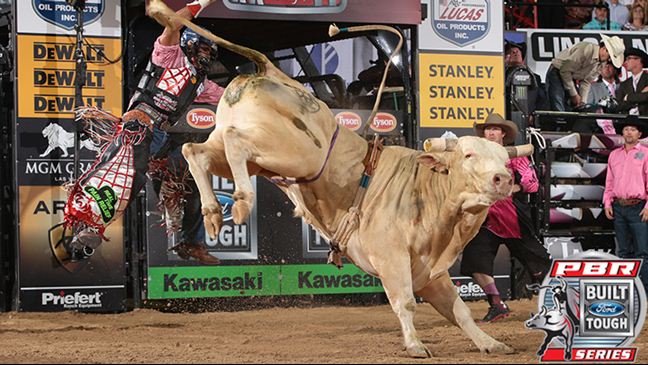 Roy bucks off Robson Aragao at the 2015 Built Ford Tough World Finals. Photo by Andy Watson / BullStockMedia.com.