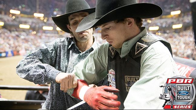 Mason Lowe is the third rider to successfully ride Bruiser and Brutus. Photo by Andy Watson / BullStockMedia.com.