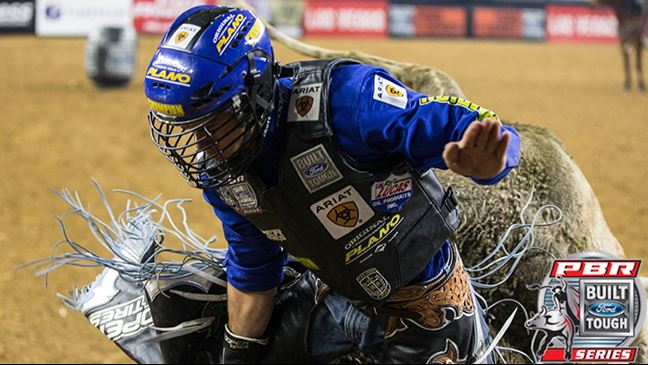 Kaique Pacheco's victory in Sioux Falls moved him from 14th to eighth in the world standings. Photo: Matt Breneman/BullStockMedia.com