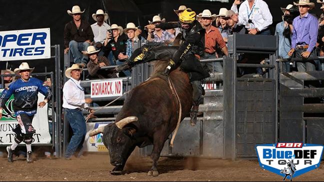 Jess Lockwood lasted 1.78 seconds against Asteroid. Photo: Andy Watson / BullStockMedia.com