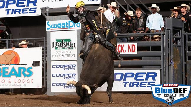 Jess Lockwood joined Cooper Davis as the only two riders to have ridden Crossfire in 53 outs at all levels. Photo: Andy Watson / BullStockMedia.com