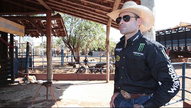 Fearless will bring viewers into the behind-the-scenes lives of Brazilian bull riders.