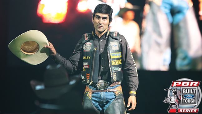 Silvano Alves is currently 26th in the world standings and sporting a career-low 32.61 riding percentage. Photo: Andy Watson / BullStockMedia.com