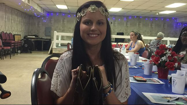 Katie Goss first met J.B. Mauney at Ryan Dirteater's Ropin For Wishes event. Photo: Kristian Limas