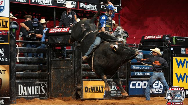 Kaique Pacheco's 66-point ride on Midnight Moon wasn't his best, but it was enough to keep pace Sunday. Photo: Andy Watson / BullStockMedia.com