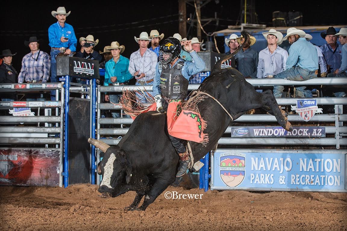 Kimzey on JQH Bucking Bulls' JackTar in the semifinals round at Window Rock.
