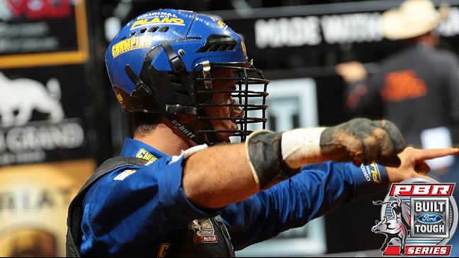 Kaique Pacheco widened his lead over No. 2 Cooper Davis to 590.33 points. Photo: Andy Watson / BullStockMedia.com