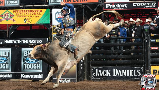 Kaique Pacheco's Round 2 win put him back in the world standings lead. Photo: Andy Watson / BullStockMedia.com