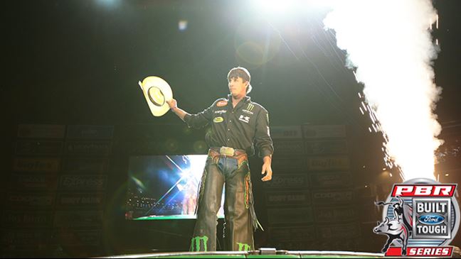 North Carolina cowboy J.B. Mauney will look to put on a show in his home state. Photo: Andy Watson / BullStockMedia.com