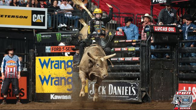 Matt Triplett returned to competition and moved up to 53rd in the world standings Saturday night. Photo: Andy Watson / BullStockMedia.com