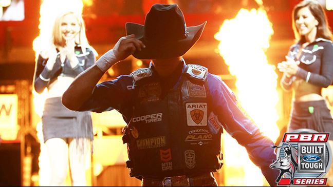 Kaique Pacheco will be looking to hold off multiple challengers with only two events left until World Finals. Photo: Andy Watson / BullStockMedia.com