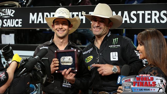 Ty Pozzobon and Guilherme Marchi split the round win Thursday night. Photo: Andy Watson / BullStockMedia.com