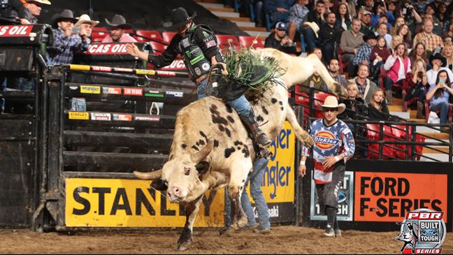 J.B. Mauney rides Hash Tag for 86.5 points. Photo by Andy Watson / BullStockMedia.com.