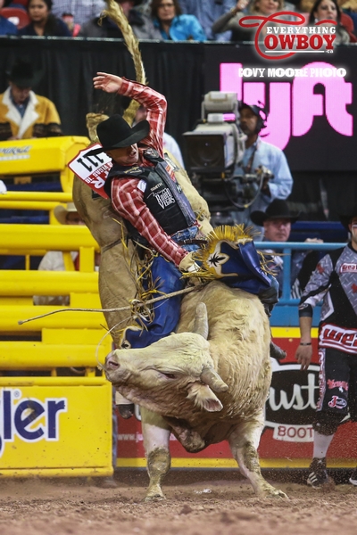 Tyler Smith rides Cooper’s Comet to win Round 8. Covy Moore/CovyMoore.com