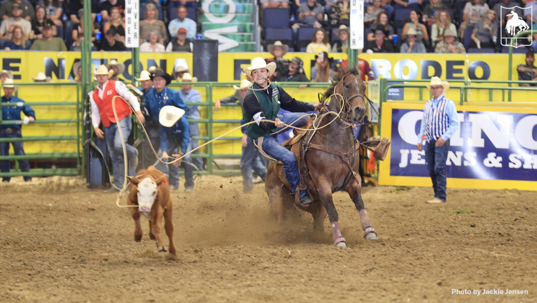 Kincade Henry Highlights PRCA Cowboys to Win CNFR News